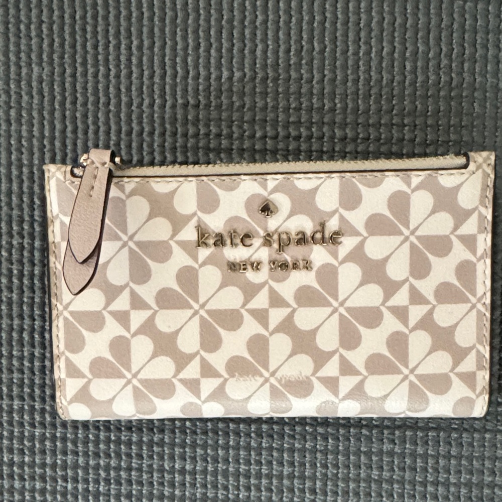 Kate Spade Staci Spade Link Small Slim Bifold Wallet - White Multi